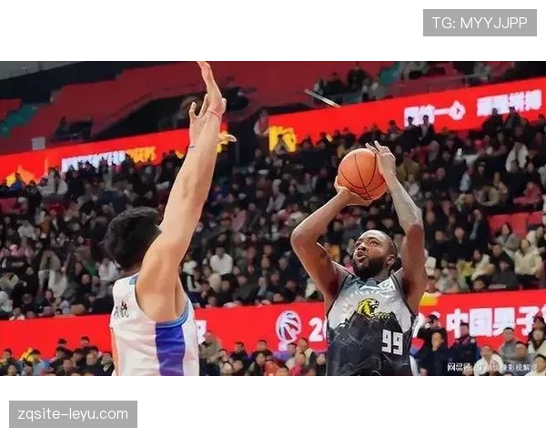 马里边路进攻战术显成效,球队状态回暖新赛季崭露头角 马里边路进攻战术显成效,球队状态回暖新赛季崭露头角