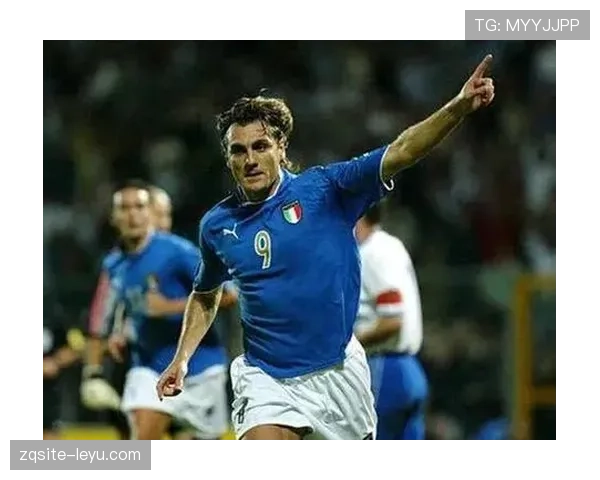 巴洛特利的身体对抗能力分析:意大利前锋在球场上力量与技巧的展现 巴洛特利的身体对抗能力分析:意大利前锋在球场上力量与技巧的展现